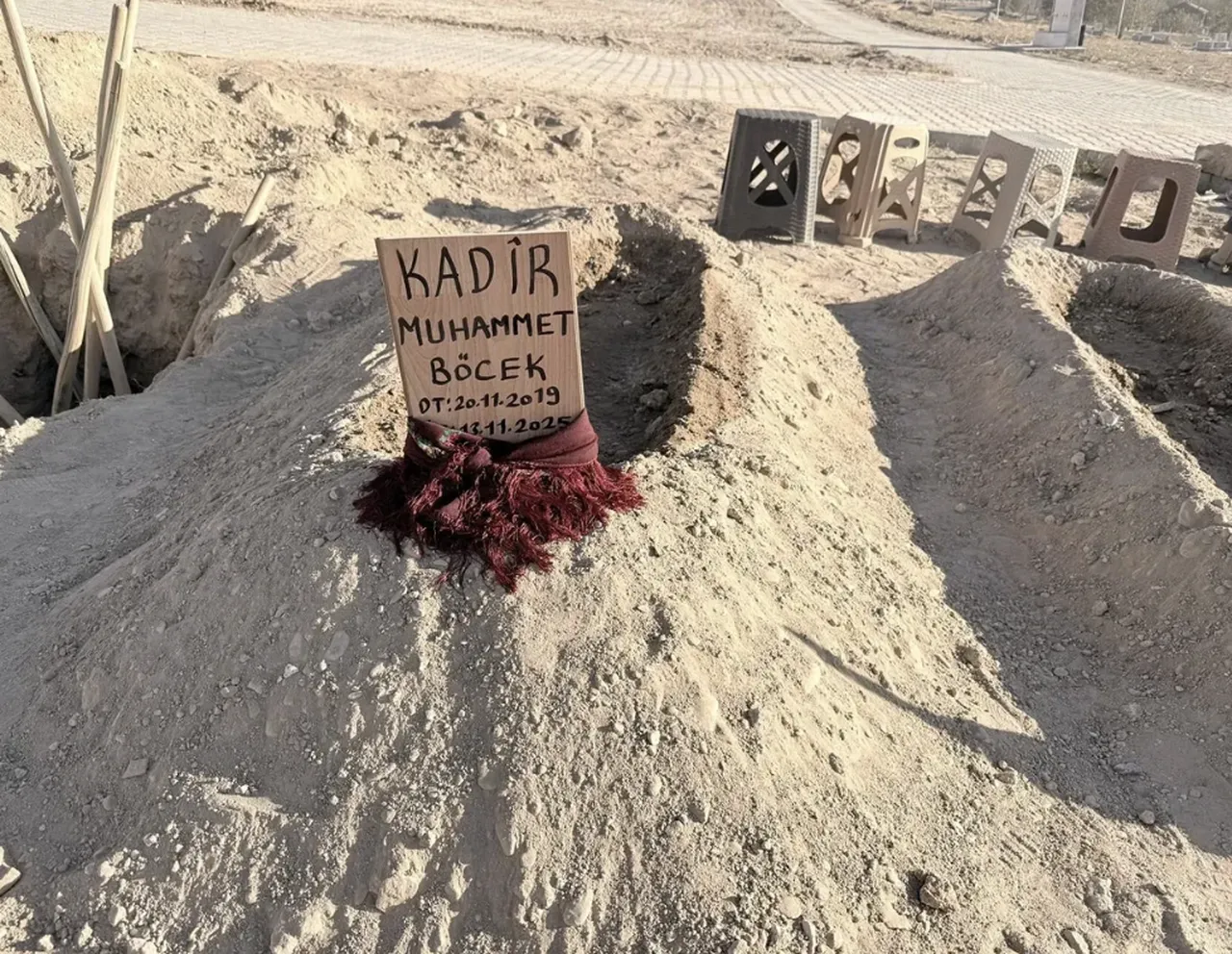 Böcek ailesi kimdir, neden öldü? 4 kişilik aileden kimse kalmadı