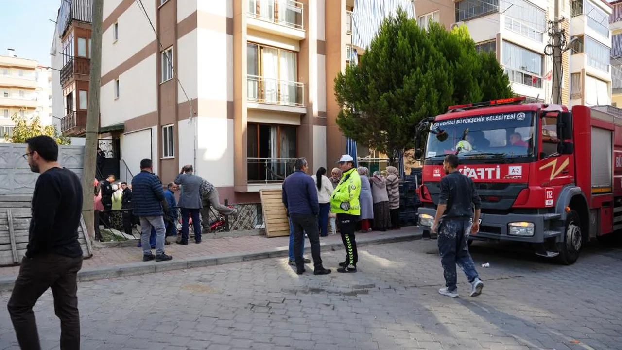 Denizli'de 5 katlı binada korkutan yangın! Herkes sokağa döküldü