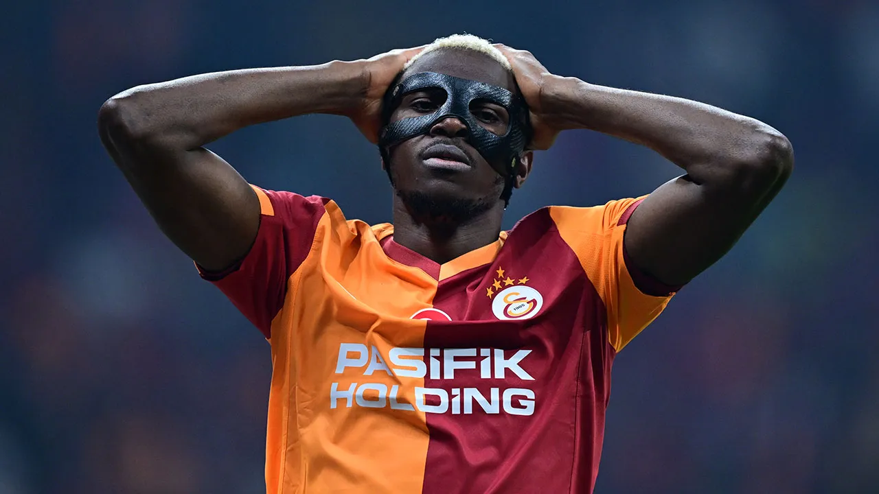 Galatasaray'da Osimhen'den ilk açıklama: Havaalanında sakatlığına dair bilgi verdi