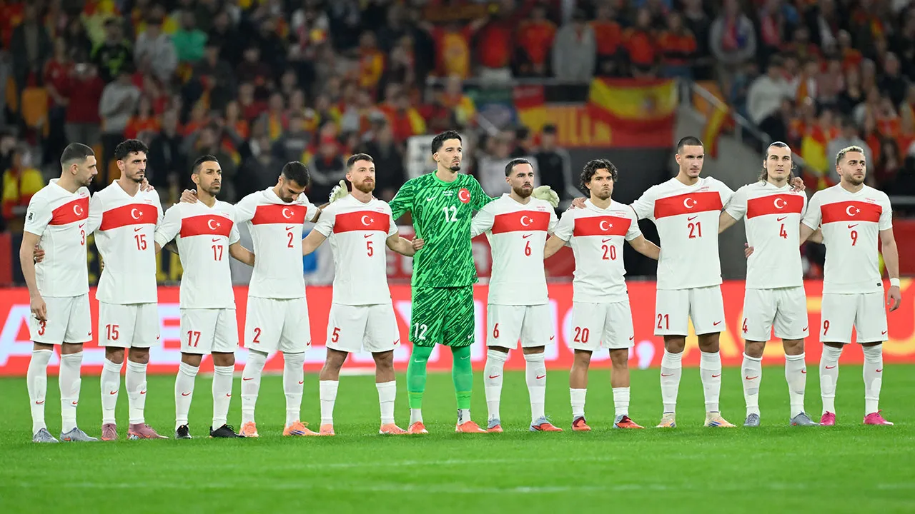 İspanya maçında Montella'dan Deniz Gül sürprizi 