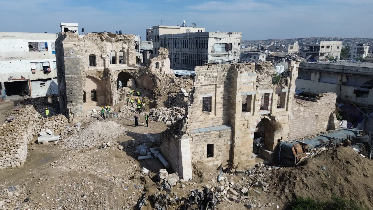 İsrail, Paşa Sarayı'nı yıktı, binlerce tarihi eseri yağmaladı!
