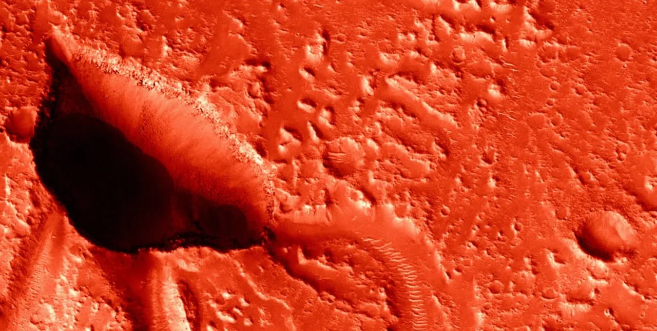 Çinli bilim insanları, Mars’ın kuzey yarımküresinde suyun kayaları eritmesiyle oluştuğu düşünülen ve “karstik mağaralar” olarak bilinen yeni bir mağara türünü keşfetti.