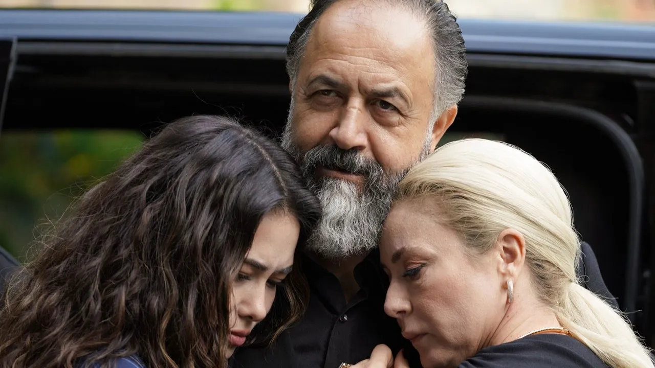 Mehmet Özgür’ün kolyesindeki sır! Evladını kaybettiğini ilk kez açıkladı