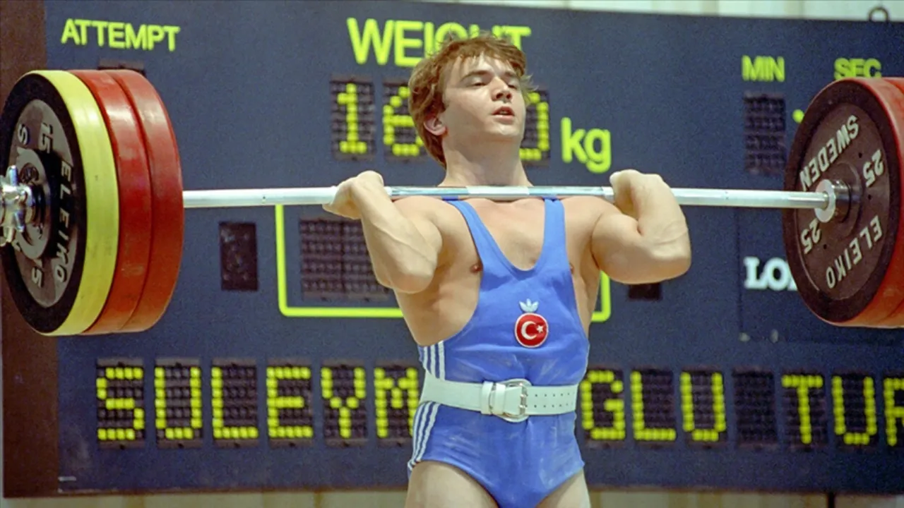 Naim Süleymanoğlu'suz 8 yıl: 'Cep Herkülü' kabri başında anıldı