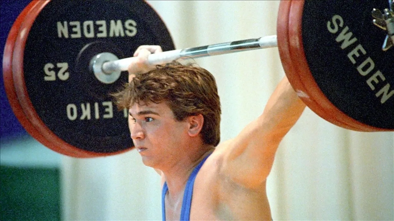 1988 Seul Olimpiyatları'nda 6 dünya, 9 olimpiyat rekoru kıran ve "Dünyanın en iyi haltercisi" seçilen Naim Süleymanoğlu, 3 Ekim 1988'de "Everybody Wins" başlığıyla Time dergisine kapak oldu.