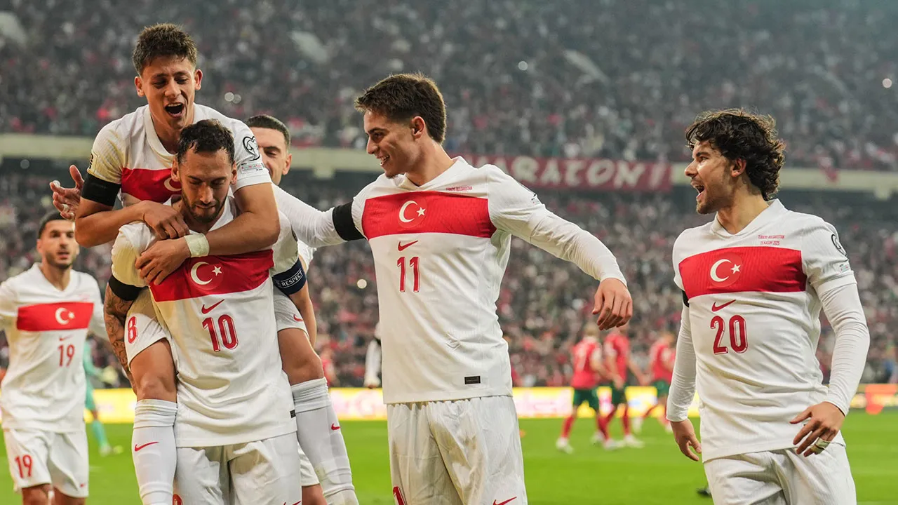 Türkiye, İspanya ile karşılaşıyor: Montella'nın muhtemel 11'i belli oldu