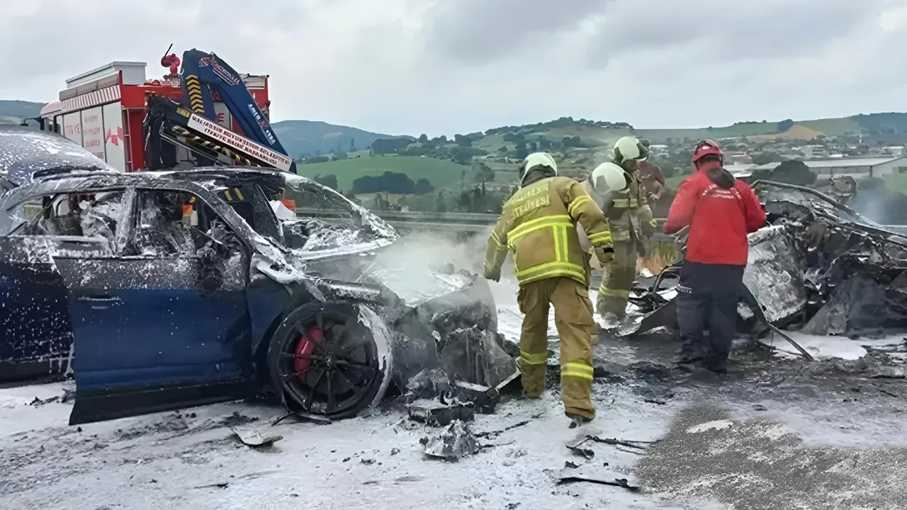 Yaralılara yardım etmek istedi, lüks araç ezdi! Ölen gencin ailesine şok dava, 8 milyon istediler... 