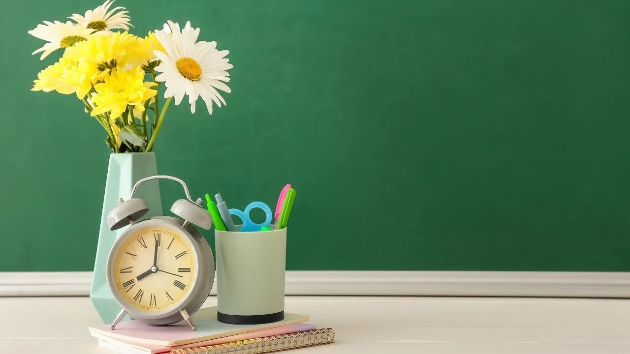 24 kasım Öğretmenler Günü resmi tatil mi? Pazartesi gününe denk geliyor