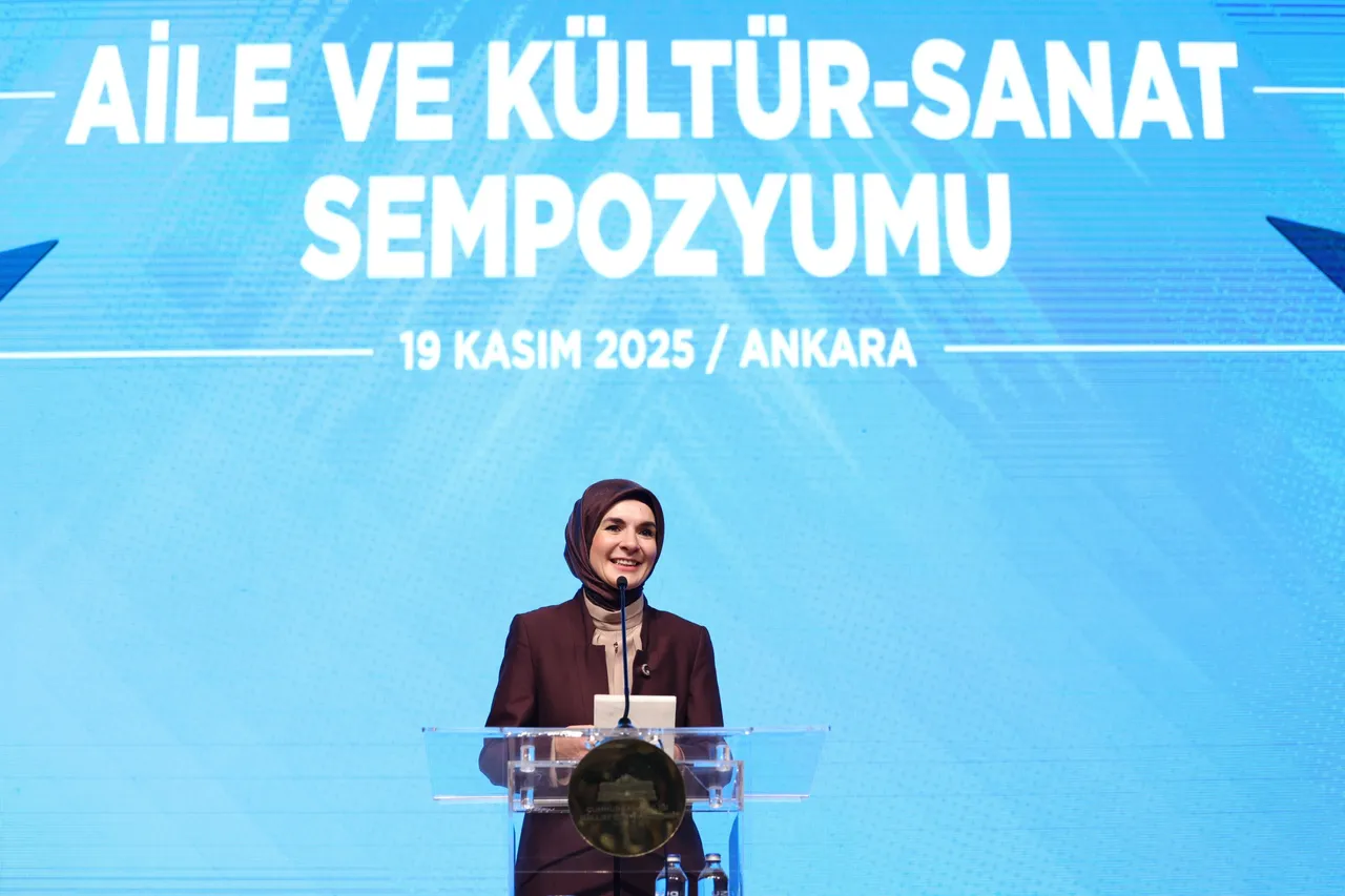 Bakan Göktaş,  Aile ve Kültür-Sanat Sempozyumu nun açılışında konuştu