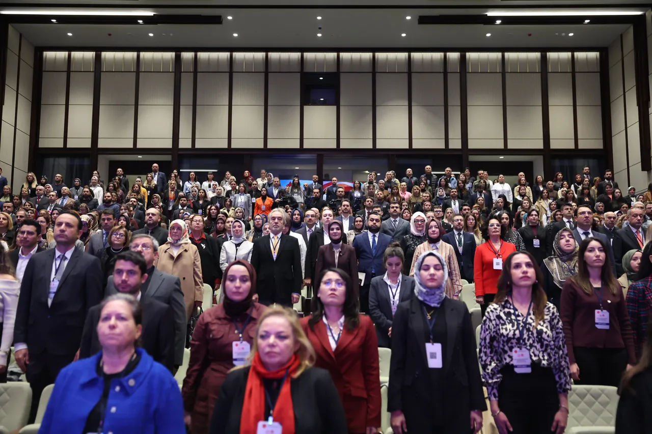 Bakan Göktaş,  Aile ve Kültür-Sanat Sempozyumu nun açılışında konuştu