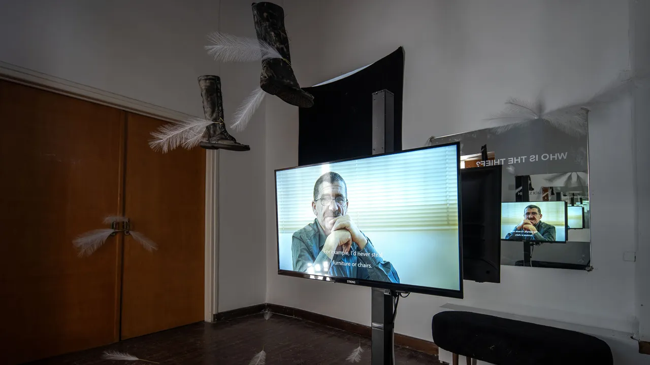 Derviş Zaim, filmini sanat eserine dönüştürdü: 'Ayna'yla yüzleşmeye davet ediyorum