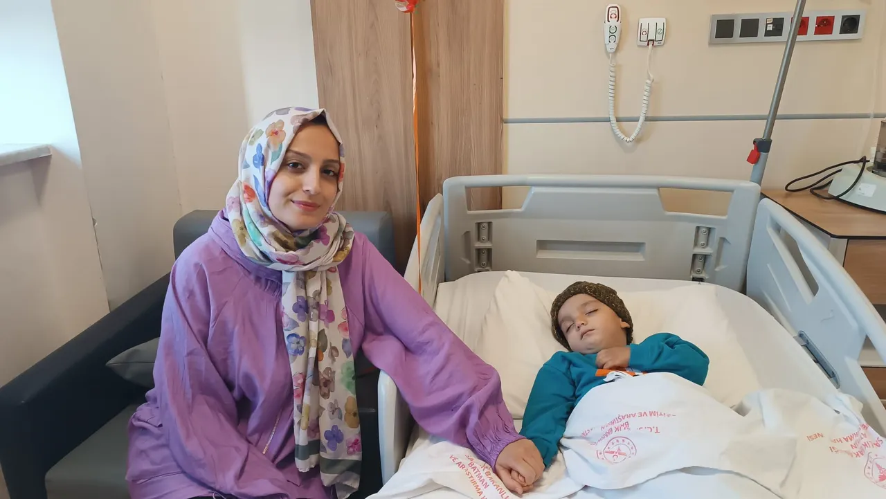 Evde kek yerken nefesi kesildi! 2 yaşındaki Yiğit’e hızlı müdahale…