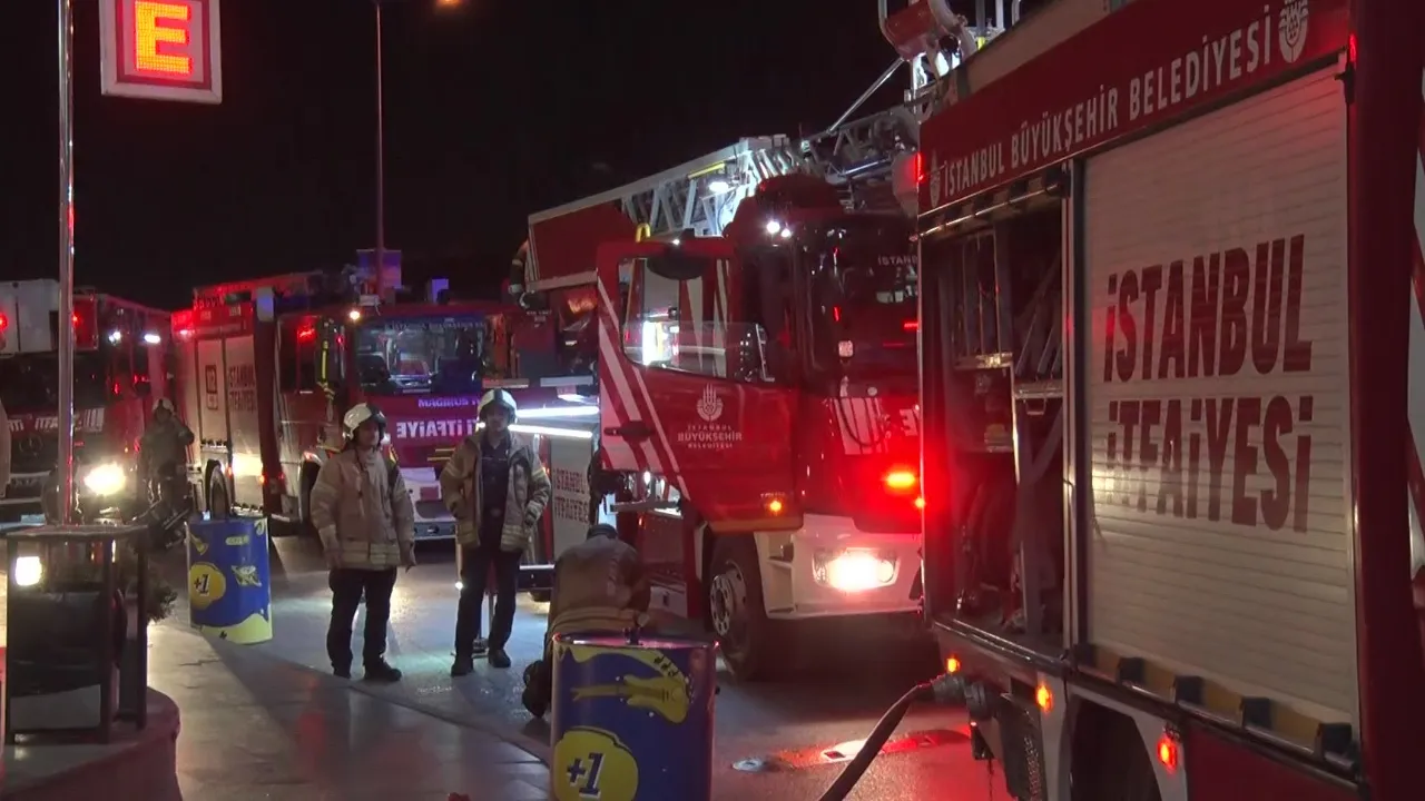 İstanbul'da otelde yangın paniği! 4 kişi hastaneye kaldırıldı