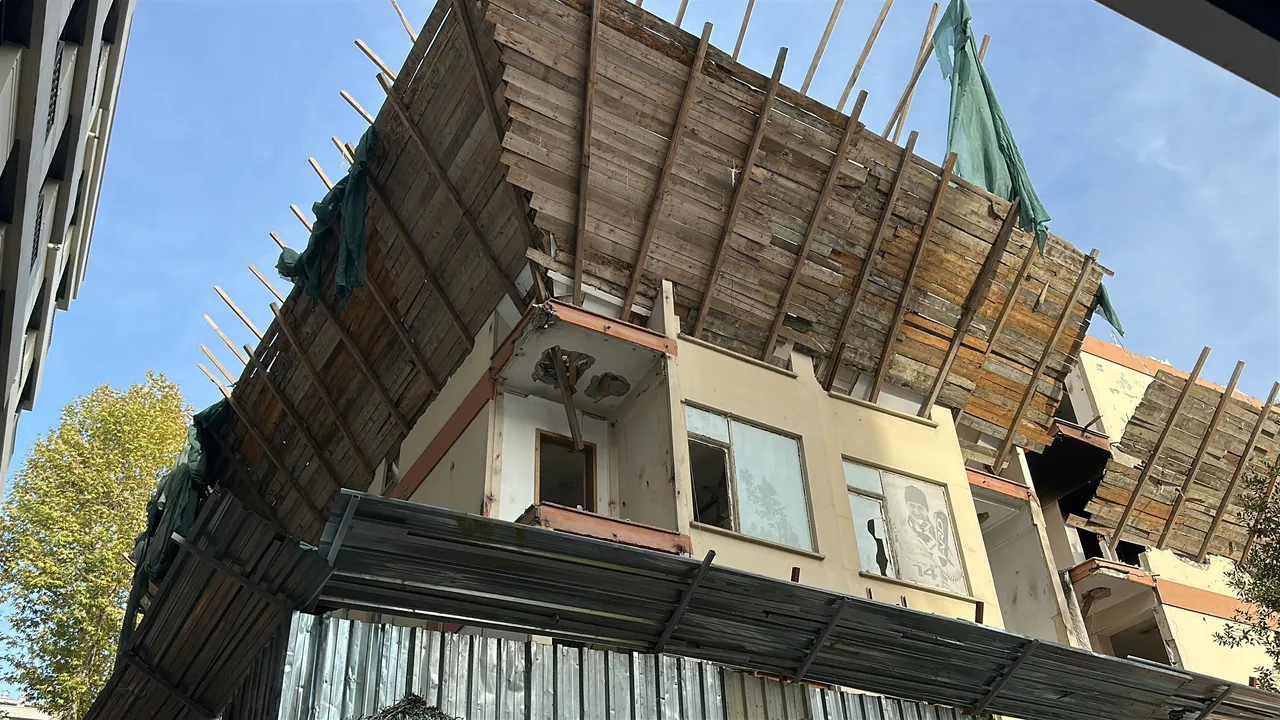 Ölüm adeta teğet geçti! O anlar saniye saniye kamerada