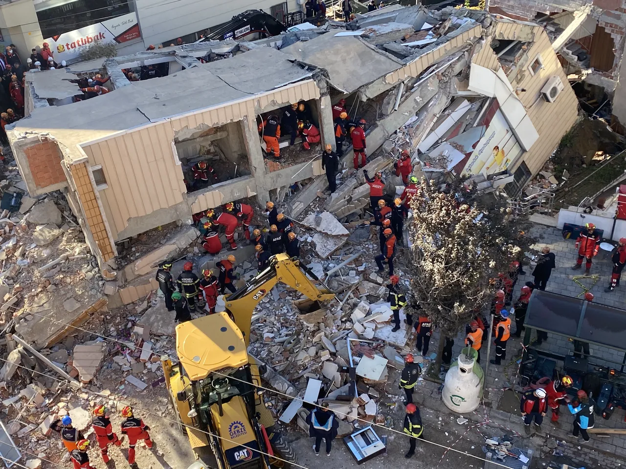 Bir aile yok olmuştu... Uraloğlu "Gebze'de çöken binanın nedeni metro mu?" sorusuna cevap verdi