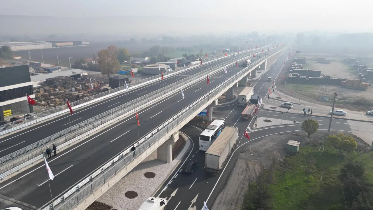 Bursa'nın şehir trafiğine ilaç gibi formül! Proje hizmete girdi, milyarlık tasarruf sağlanacak