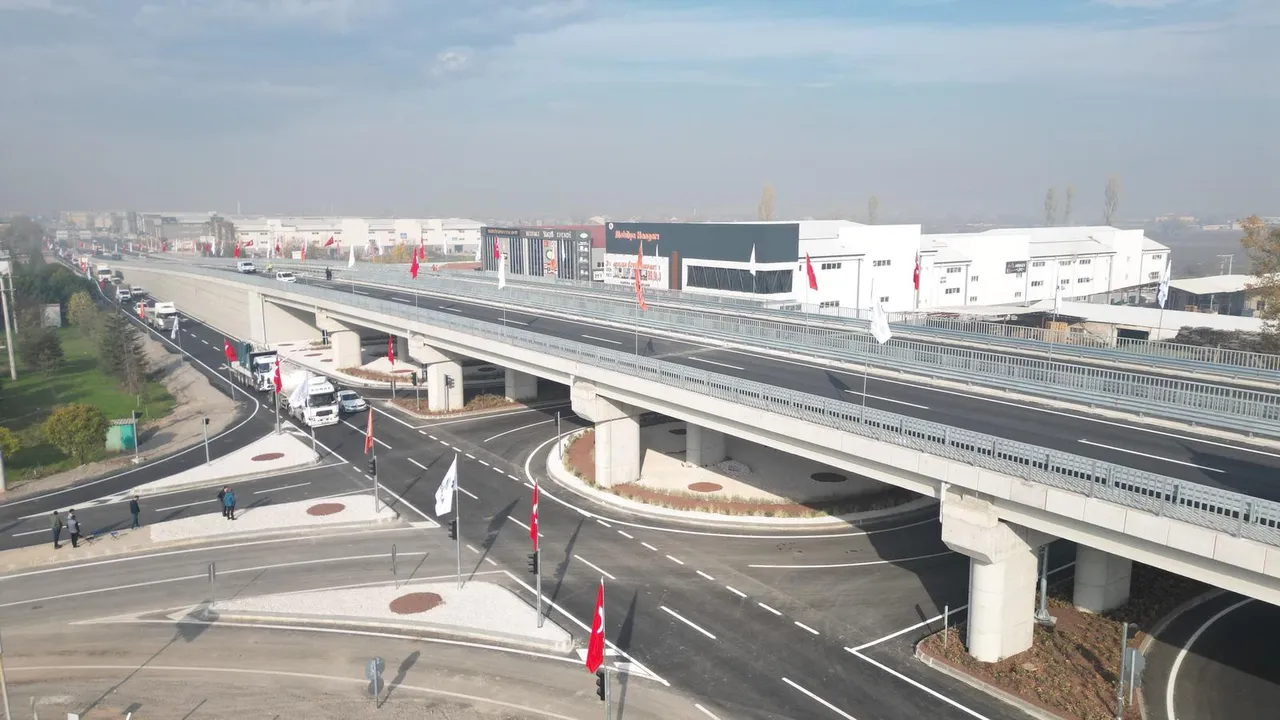 Bursa'nın şehir trafiğine ilaç gibi formül! Proje hizmete girdi, milyarlık tasarruf sağlanacak