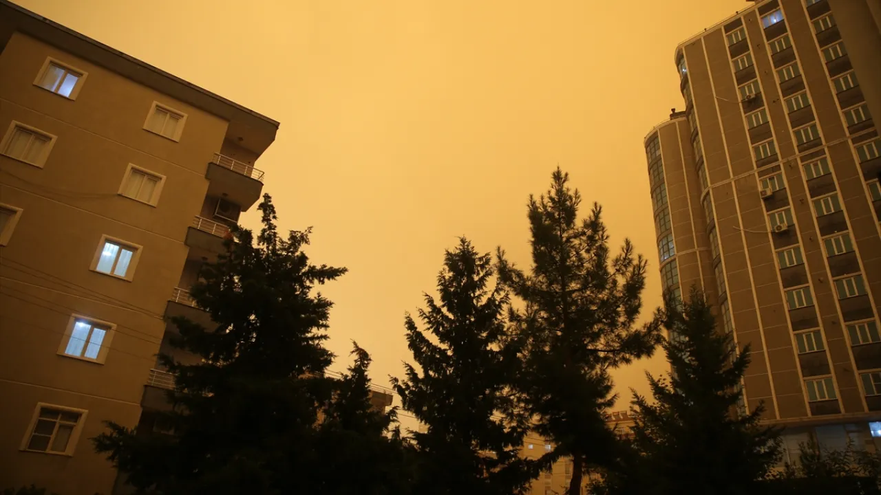 Göz gözü görmeyecek! Çöl tozu ülke genelinde etkili olacak