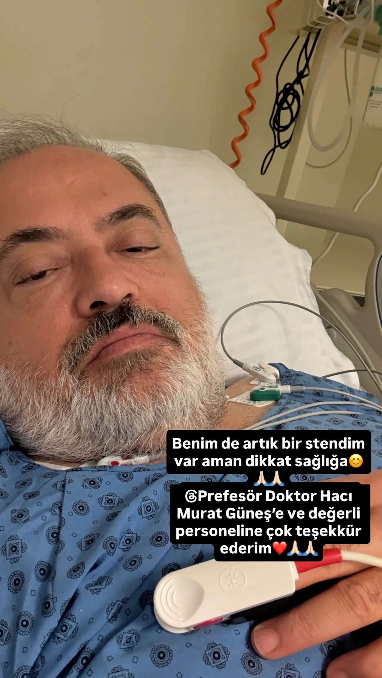 Deniz Erdoğan operasyon sonrası fotoğrafını paylaştı.