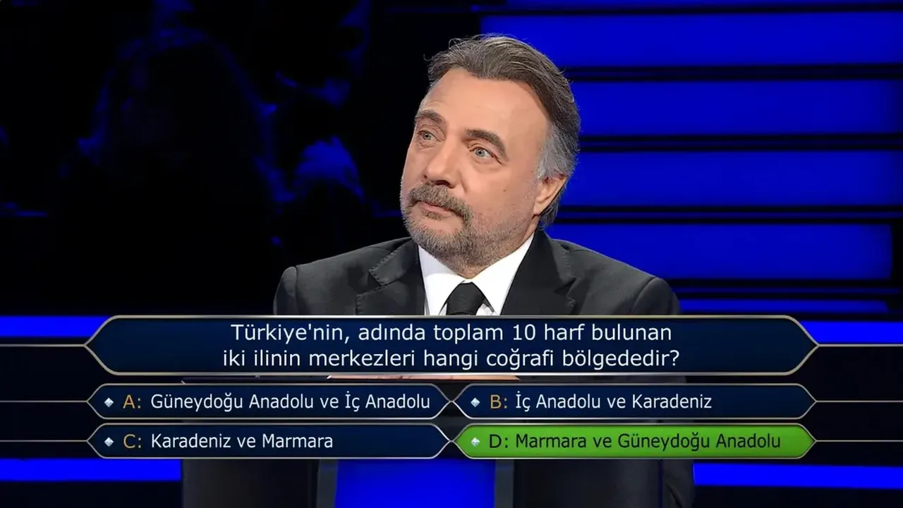 Türkiye'nin adında toplam 10 harf bulunan iki ilinin merkezleri hangi coğrafi bölgededir?