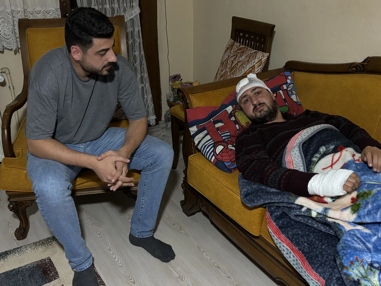 Vicdanları sarsan saldırı! Savunmasız otizmli gence odunla işkence