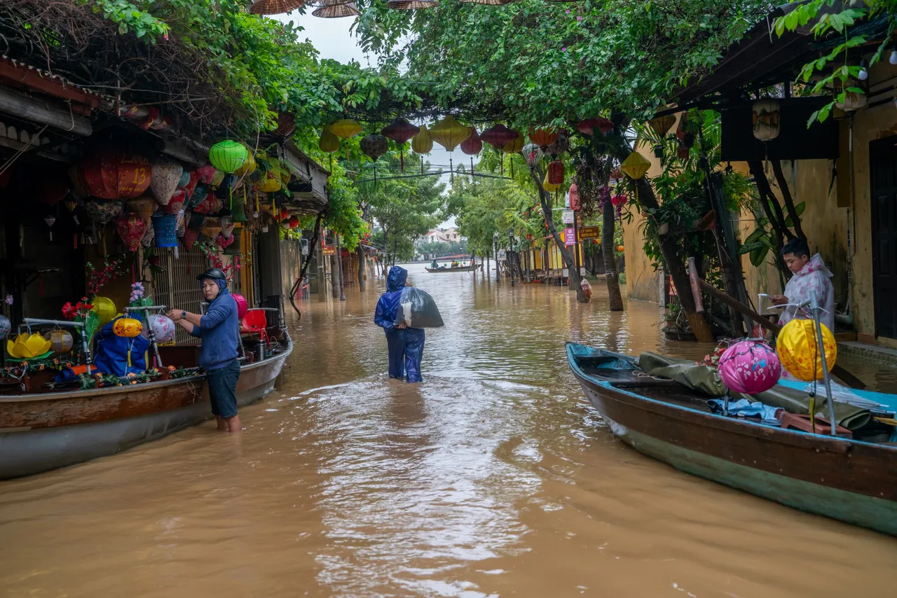 Vietnamda sel felaketi büyüyor! Ölü sayısı 41e yükseldi