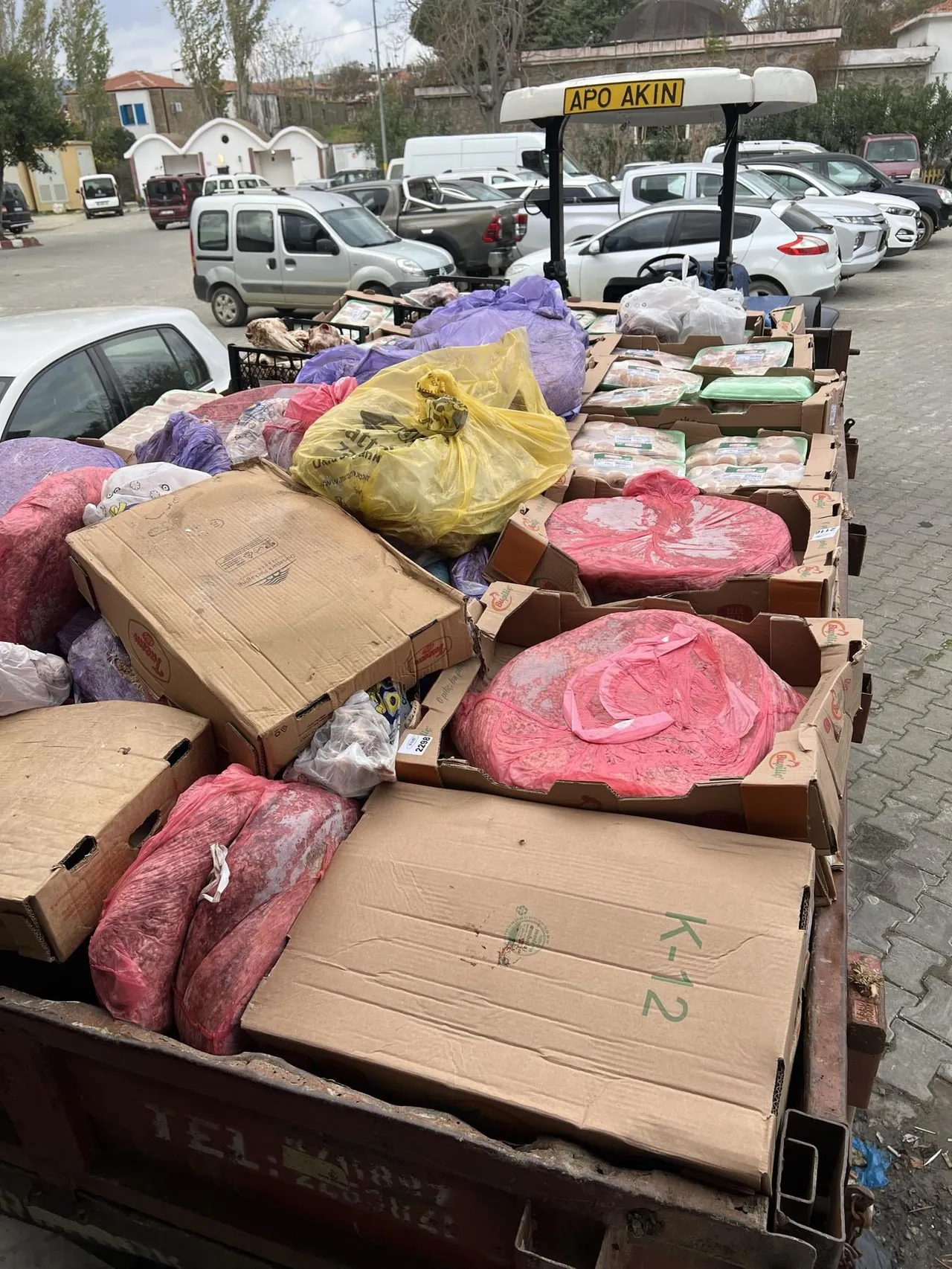 Mide bulandıran görüntüler! 840 kilo tavuk, 1 ton kırmızı et, 112 litre süt çöpe gitti...