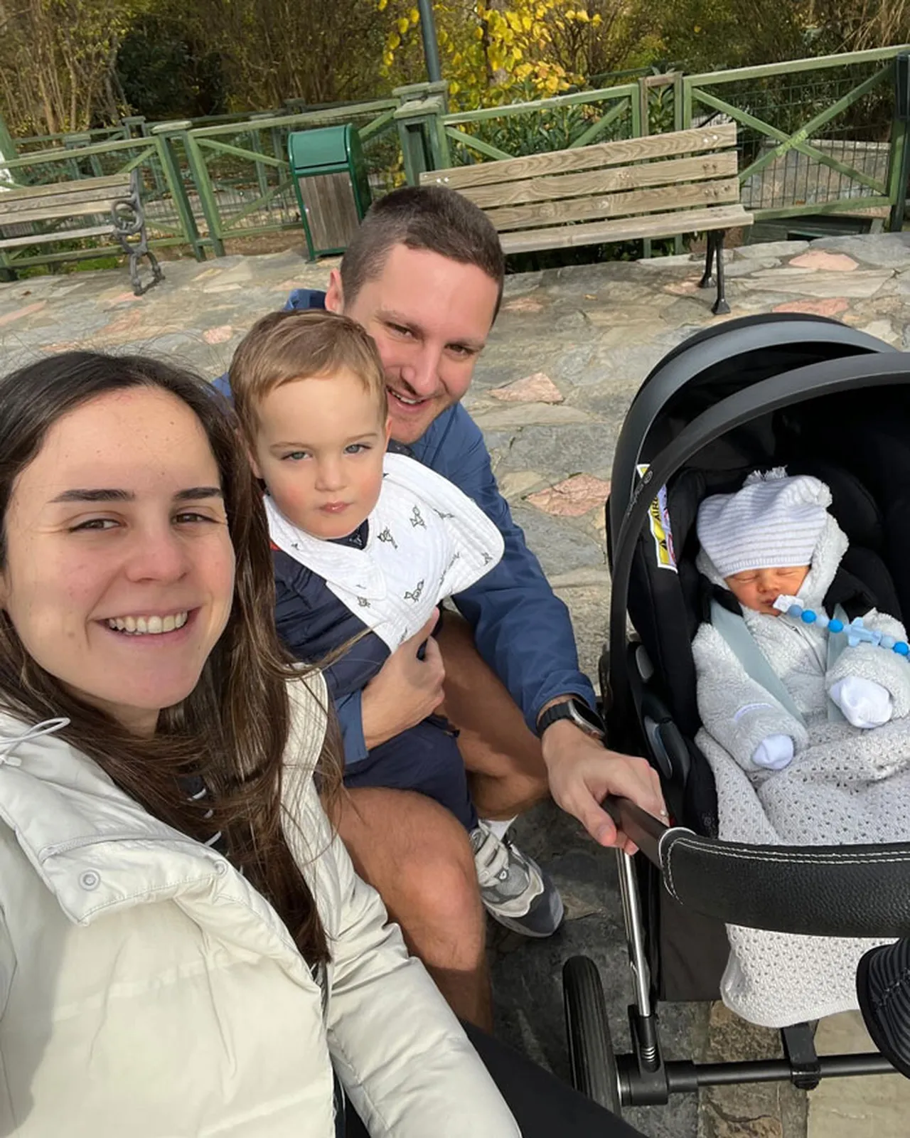 Çiftin Mustafa ve Ali Ata adında iki çocukları bulunuyor.