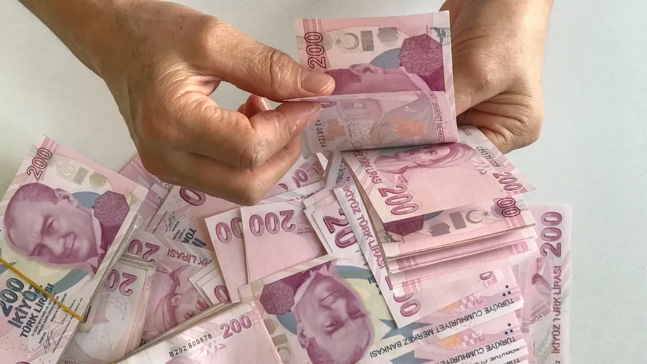 Özgür Erdursun "Beklentiler yükseldi" dedi ve açıkladı: İşte asgari ücret için kulislerde konuşulan rakam