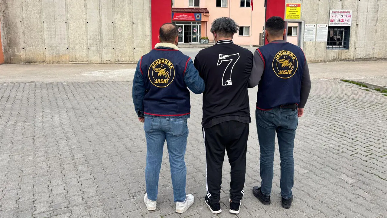 Sakarya'da hakkında 79 yıl 10 ay kesinleşmiş hapis cezası bulunan hükümlü yakalandı