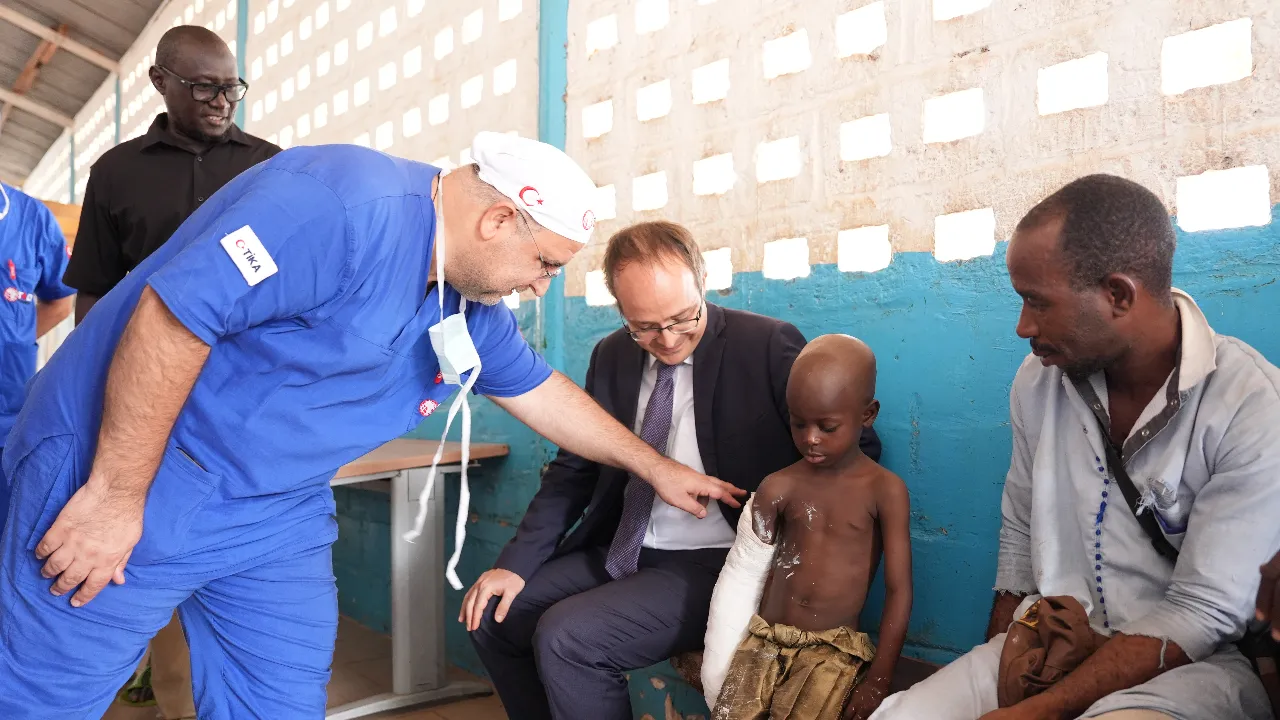 Türk doktorları Gambiya'da