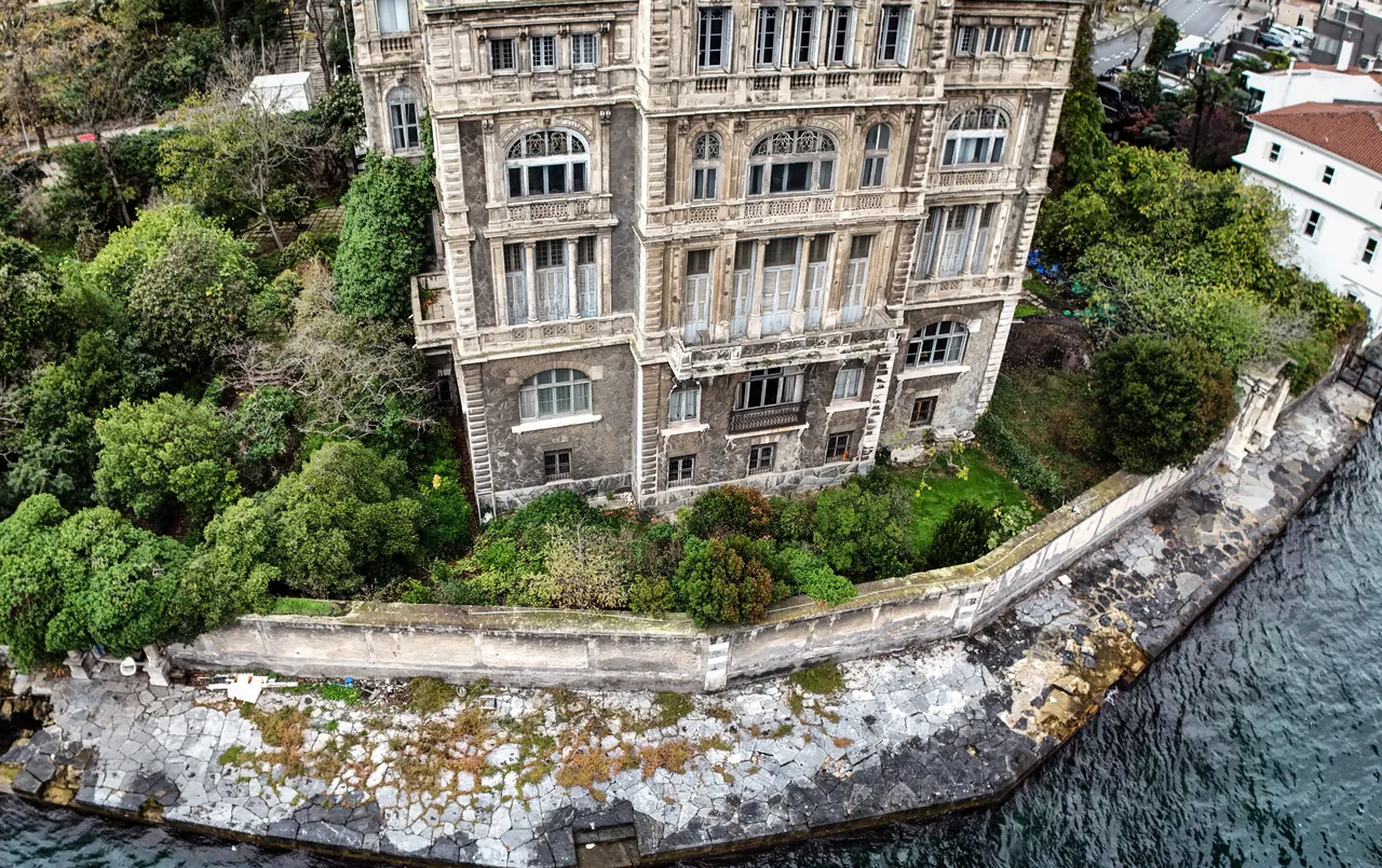 Boğaz’ın 130 yıllık incisi satışta! Zeki Paşa Yalısına paha biçilemiyor