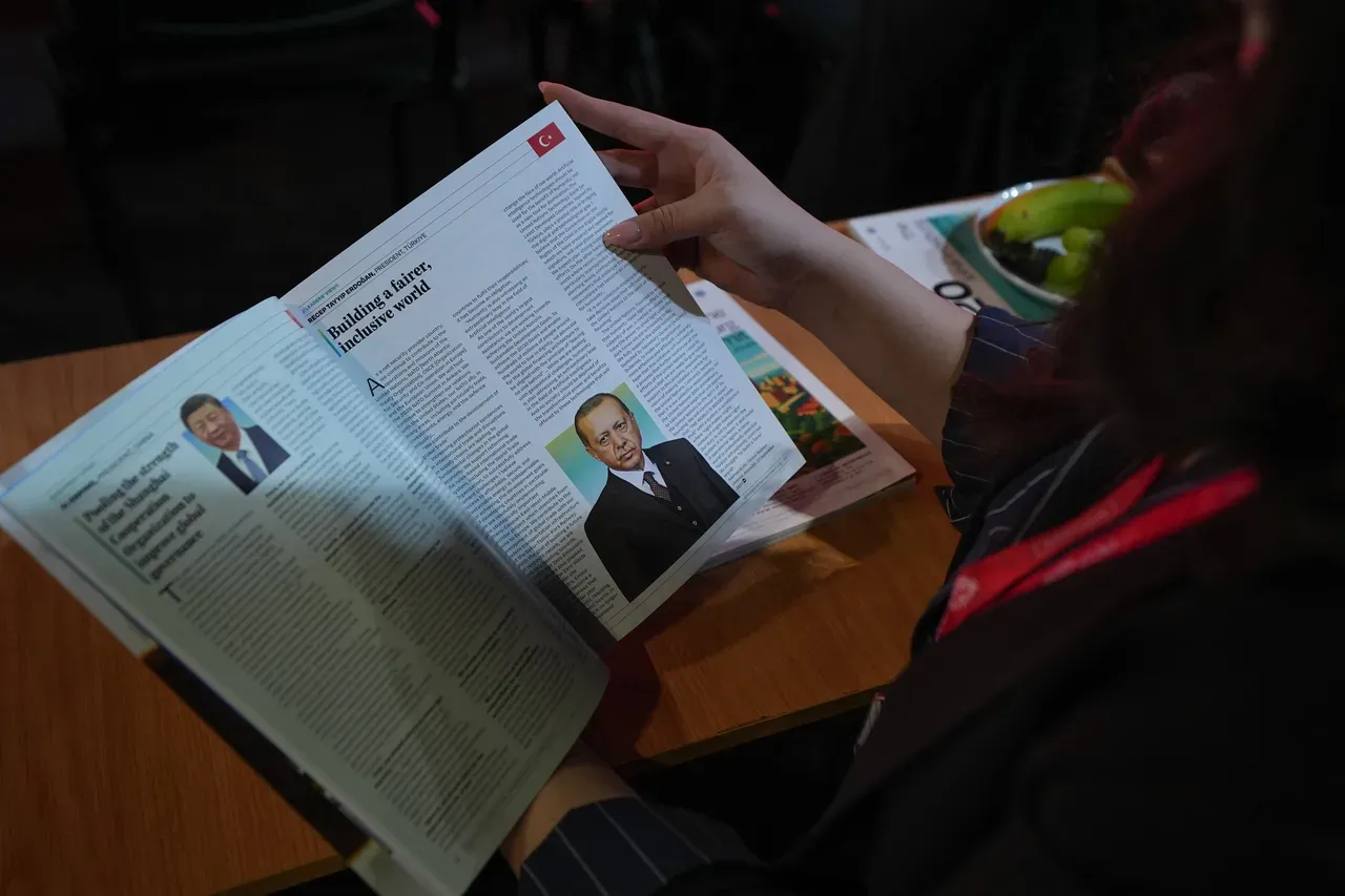 Özel kitapçık ve Erdoğan detayı