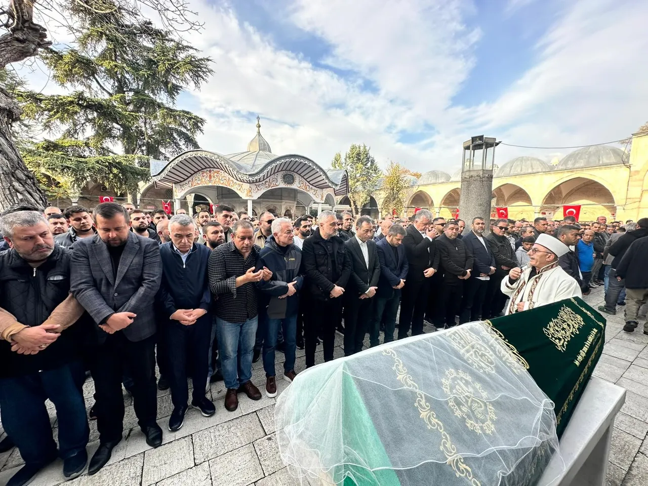 Evlilik hayali yarım kaldı: 19 yaşındaki Rümeysa Sanpur duvağıyla uğurlandı