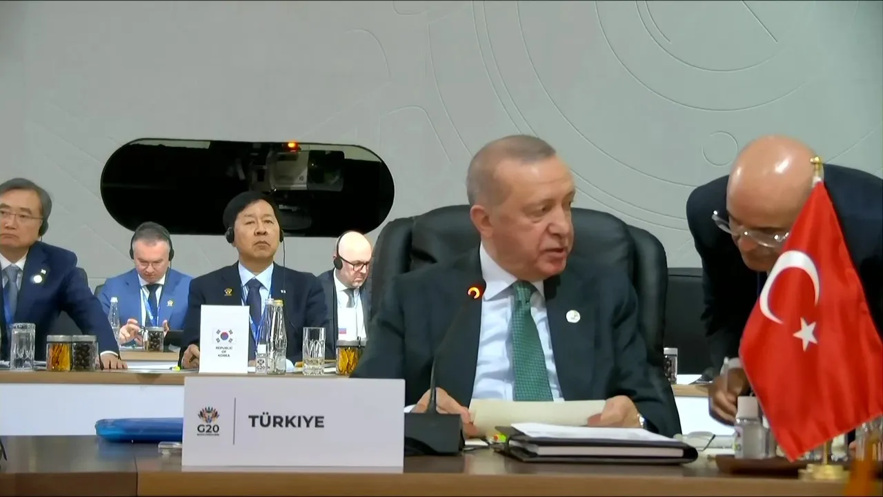 G20 Zirvesi'nde Erdoğan ile Şimşek arasında dikkat çeken an