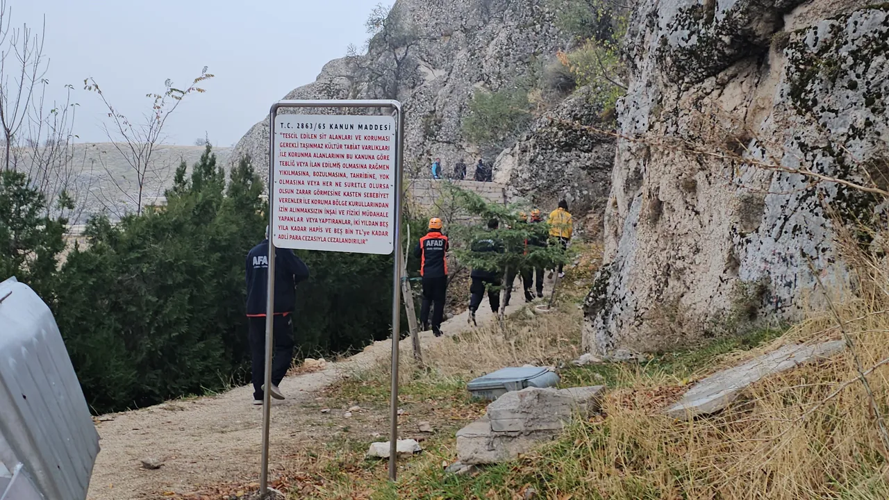 Harput Kalesi’nde dehşet: Kimliği belirsiz kadın canına kıydı
