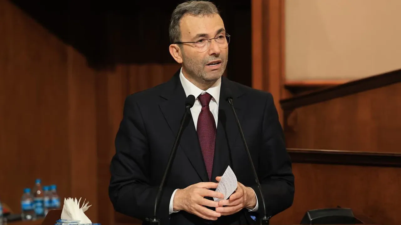 İBB Meclisi'nde zorbalık! AK Partili başkanın mikrofonu kapatıldı