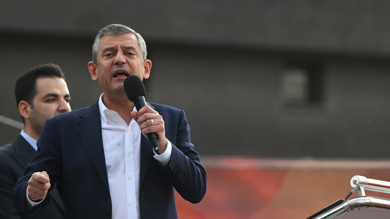 'İmralı' kararı DEM Parti ve CHP'yi karşı karşıya getirdi: Bunu bir yere not ettik