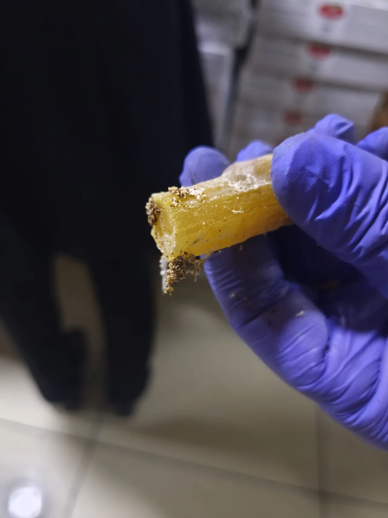 İşletmede büyük skandal! 2 ton bozuk ürün ele geçirildi