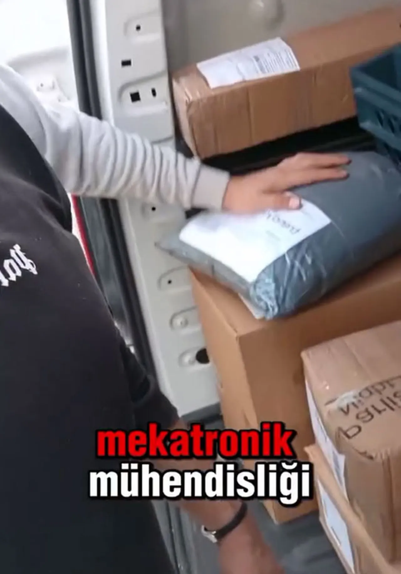 Kuryelerin ‘diploma’ gerçeği! Video viral oldu, mezun oldukları bölümler şaşkına çevirdi