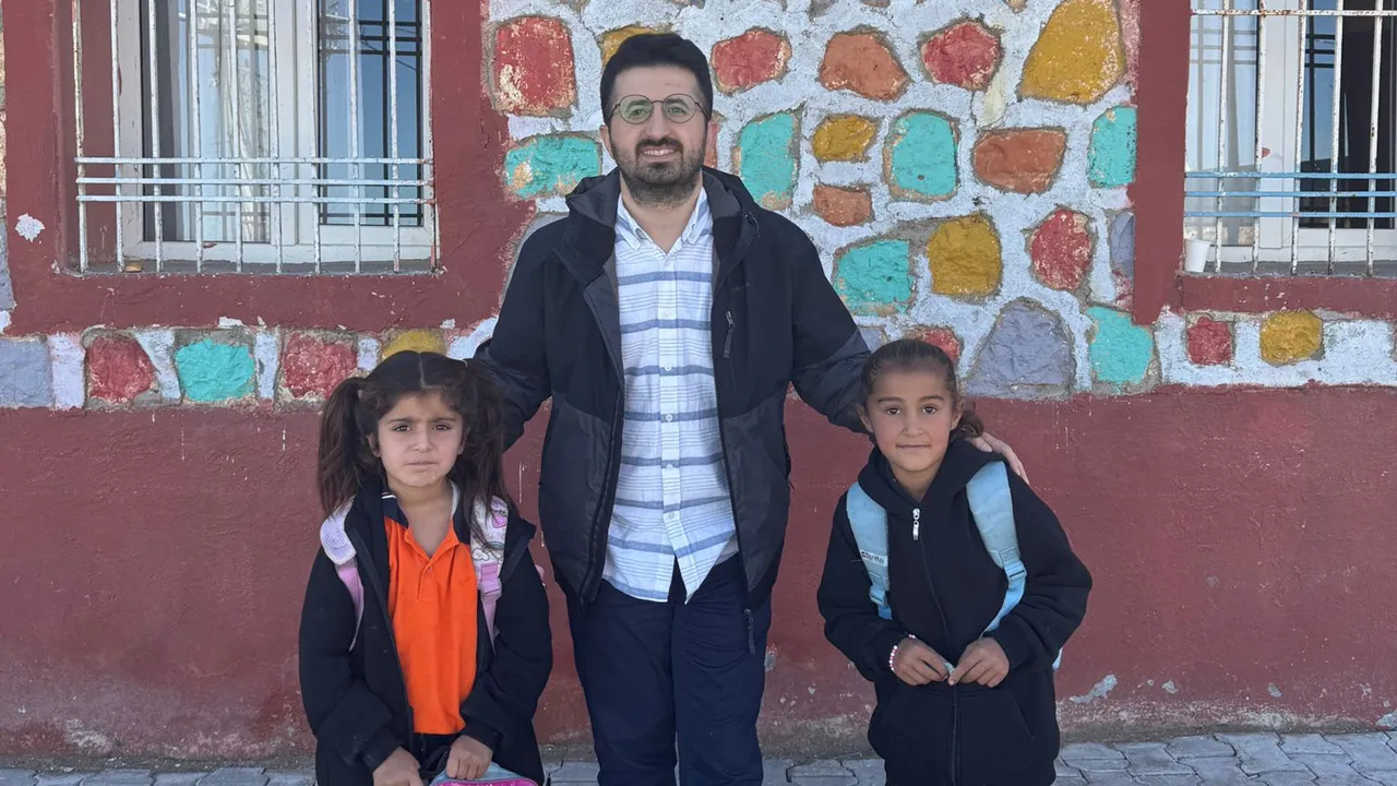 Eğitim muhabirimiz Mahmut Özay, Konaklı İlkokulunda öğrencilerle bir araya geldi.