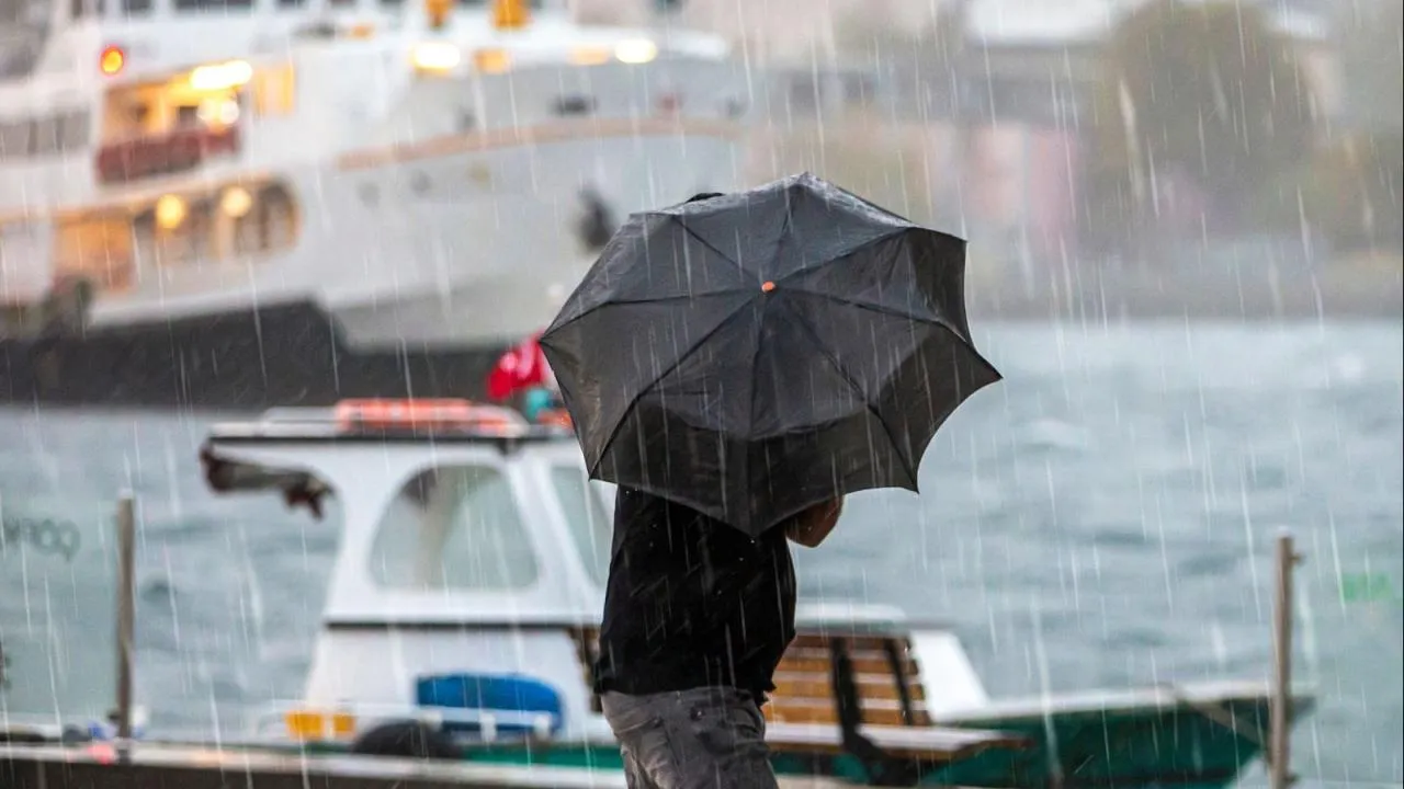 Meteoroloji'den son tahminler: Saat verildi, kuvvetle geliyor 