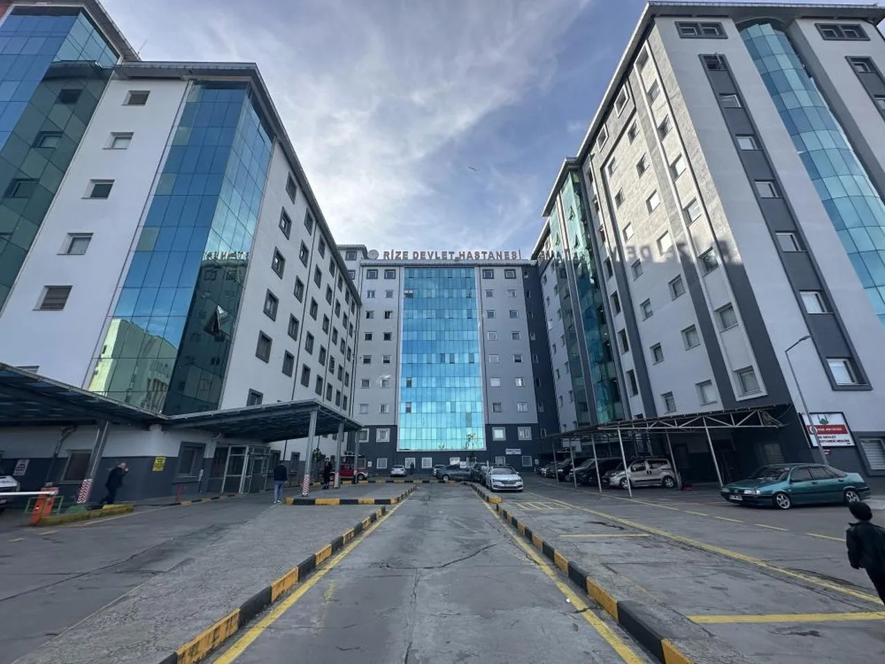 Rize'de onlarca öğrenci zehirlenerek hastaneye kaldırıldı