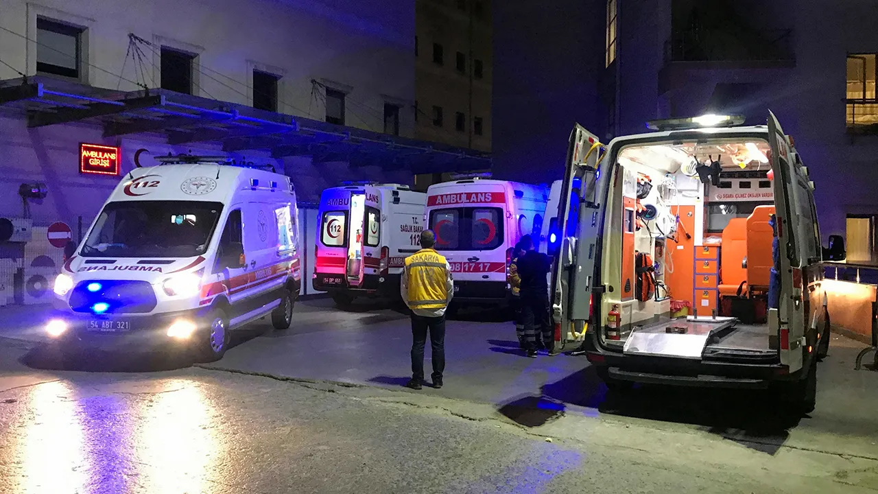 Sakarya'da cezaevinde toplu zehirlenme vakası! Hükümlüler hastaneye kaldırıldı