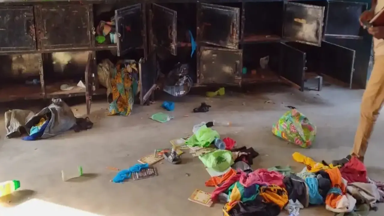 Silahlı çeteler okulu basıp 315 kişiyi kaçırdı!