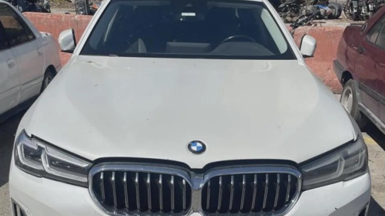 Takılarla araba almak isteyen çift hayatının şokunu yaşadı! En yakınları dolandırdı