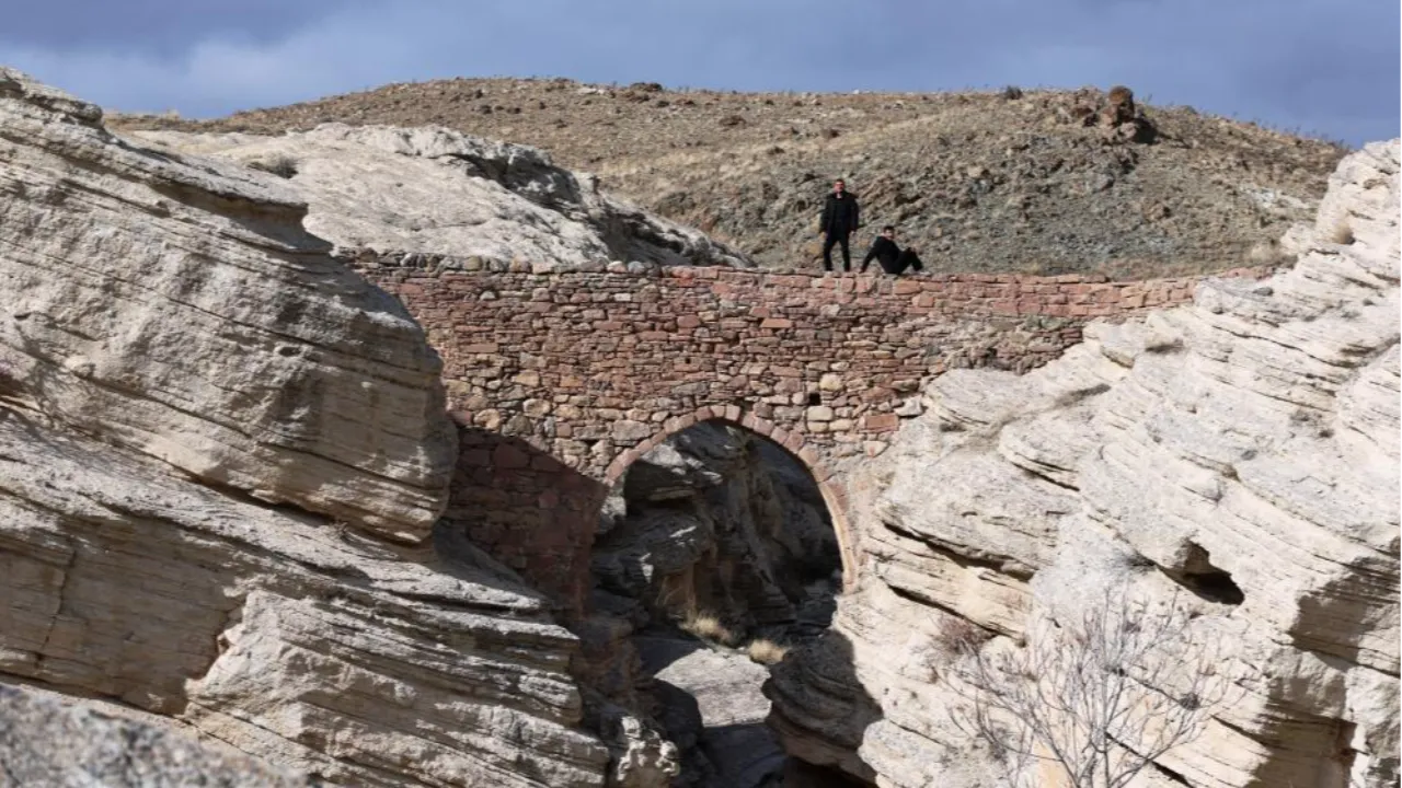 Türkiye'de 2 tane var! Ürkütücü görüntüsüyle dikkat çekiyor, Bizans'tan kalma...