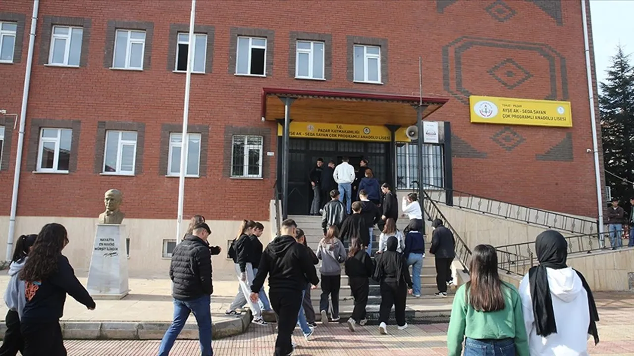 Okullardaki yeni sistem 'Nasıl yani?' dedirtti