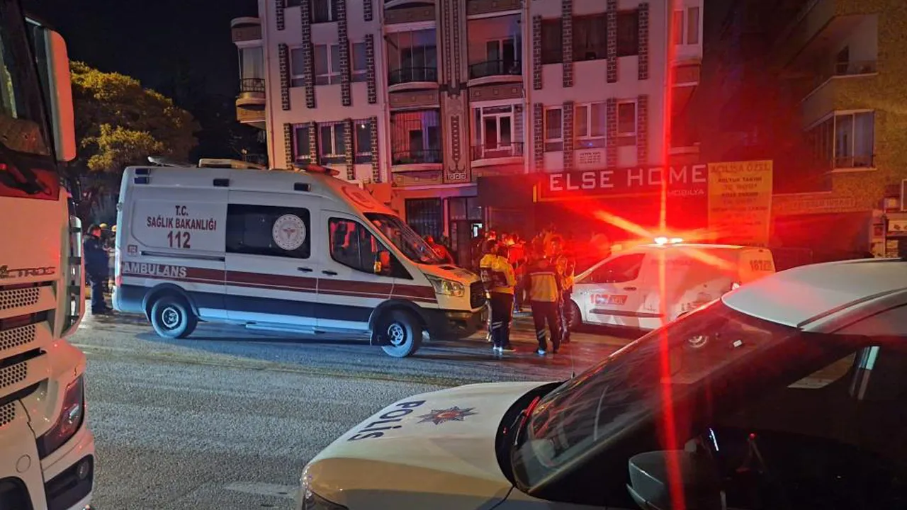 Ankara'da gece yarısı bir binada patlama oldu! Çok sayıda ekip olay yerinde... 