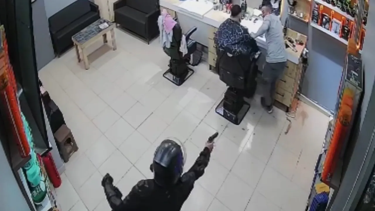 KURŞUN YAĞMURUNA TUTTULAR